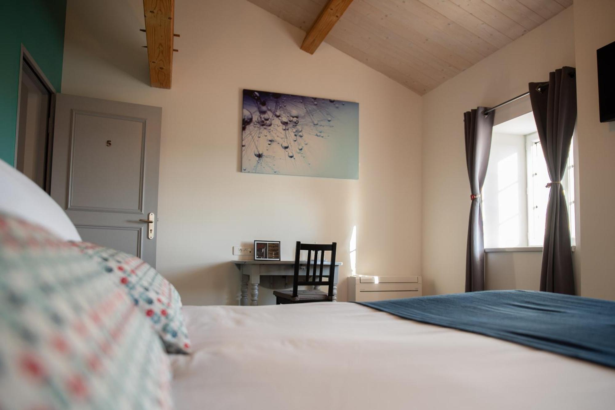 Bed and Breakfast Domaine Forvent Saint-Julien-de-Peyrolas Екстер'єр фото