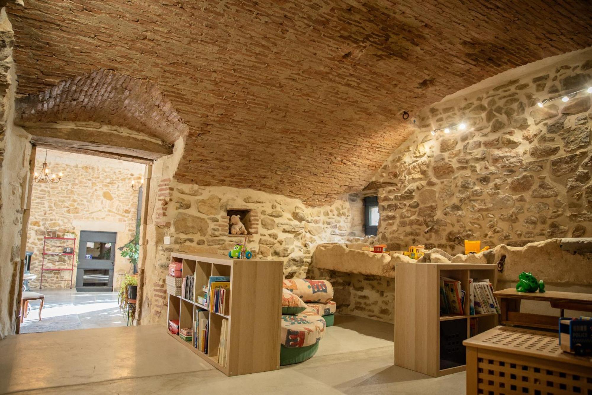 Bed and Breakfast Domaine Forvent Saint-Julien-de-Peyrolas Екстер'єр фото