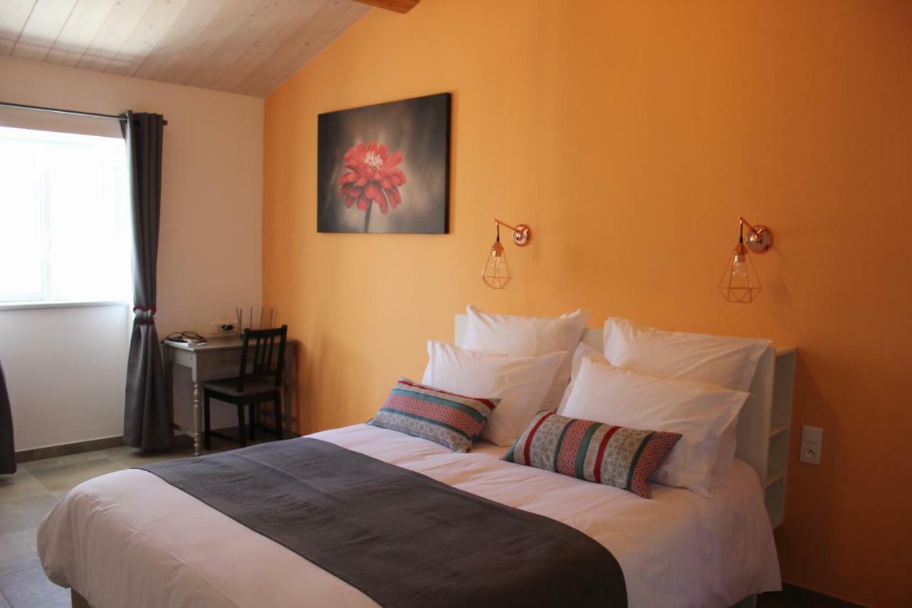 Bed and Breakfast Domaine Forvent Saint-Julien-de-Peyrolas Екстер'єр фото