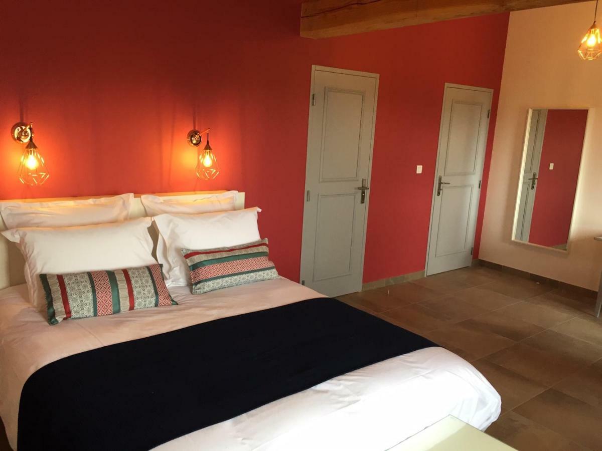 Bed and Breakfast Domaine Forvent Saint-Julien-de-Peyrolas Екстер'єр фото