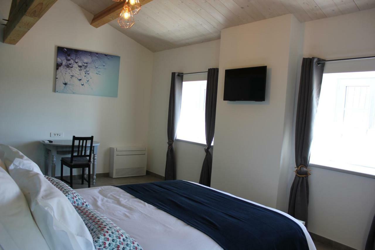 Bed and Breakfast Domaine Forvent Saint-Julien-de-Peyrolas Екстер'єр фото