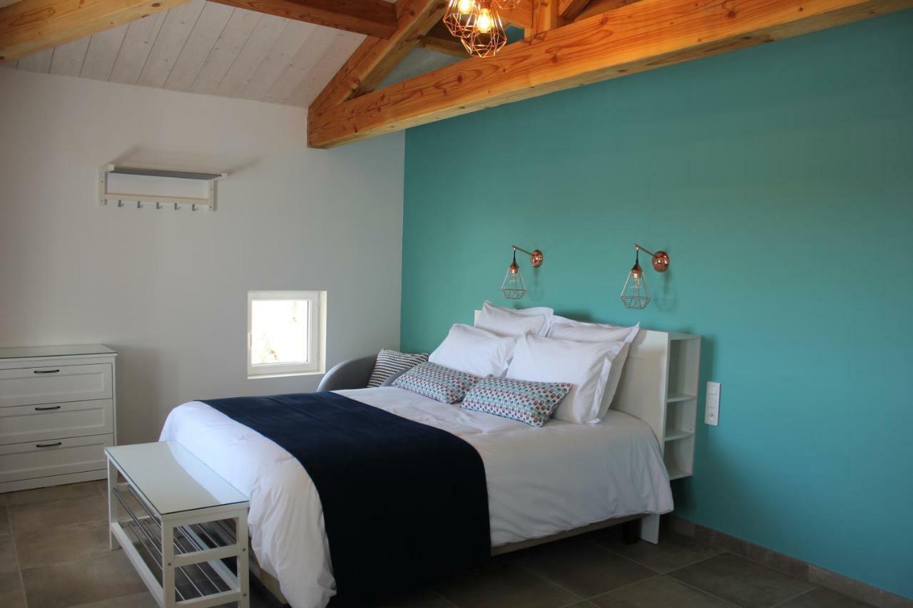 Bed and Breakfast Domaine Forvent Saint-Julien-de-Peyrolas Екстер'єр фото